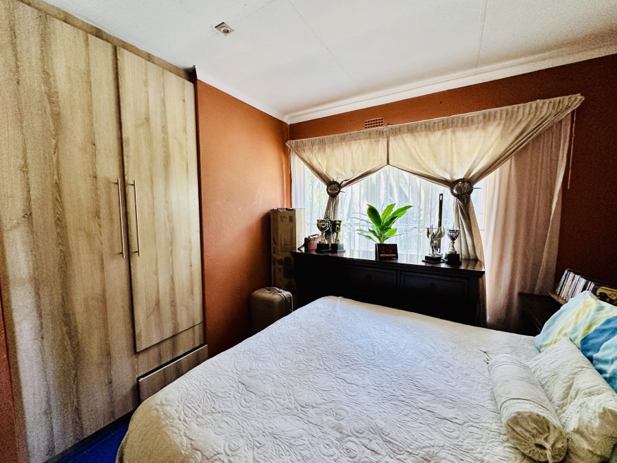 3 Bedroom Property for Sale in Brackendowns Gauteng