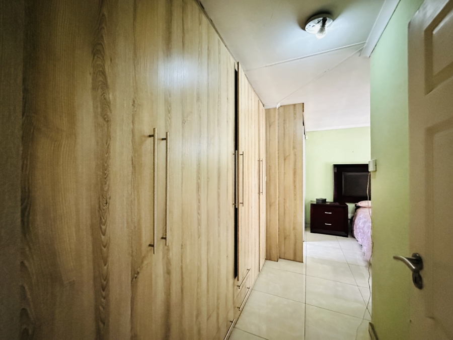 3 Bedroom Property for Sale in Brackendowns Gauteng