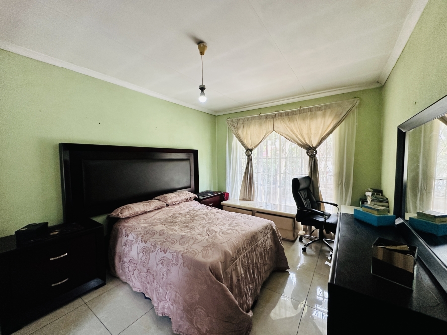 3 Bedroom Property for Sale in Brackendowns Gauteng