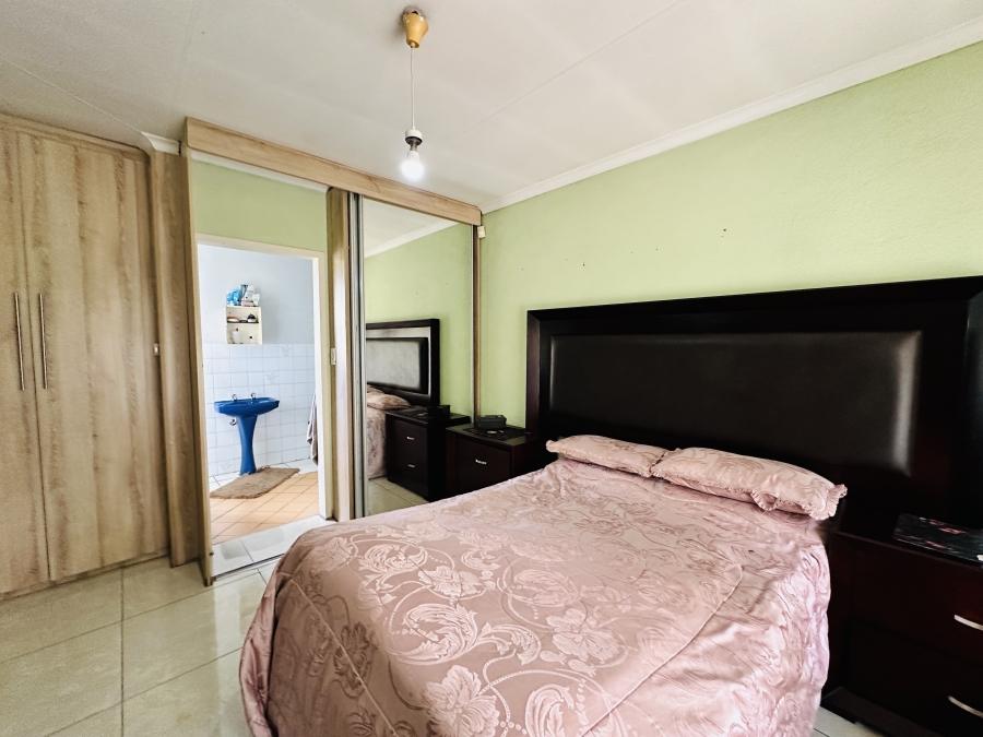 3 Bedroom Property for Sale in Brackendowns Gauteng