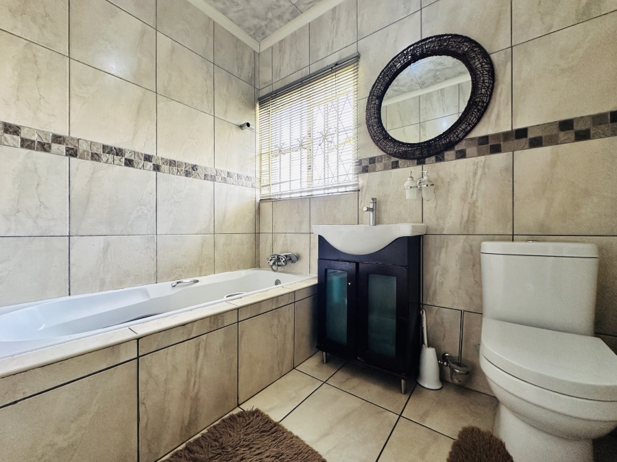 3 Bedroom Property for Sale in Brackendowns Gauteng