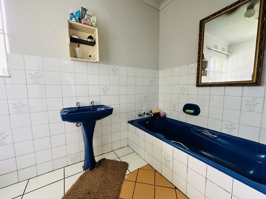 3 Bedroom Property for Sale in Brackendowns Gauteng