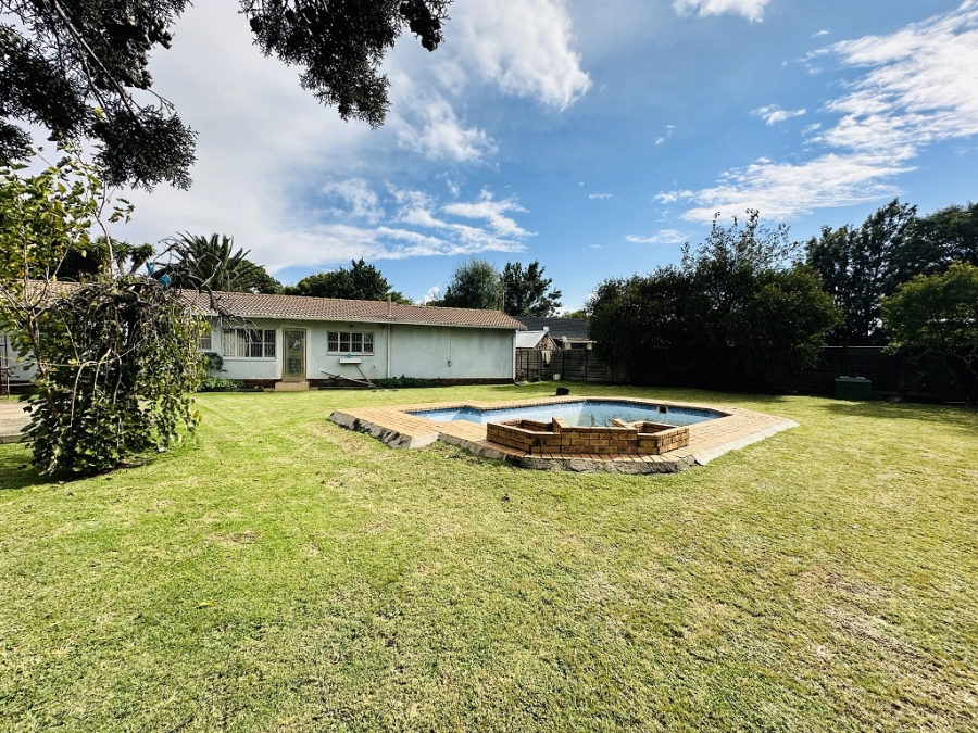 3 Bedroom Property for Sale in Brackendowns Gauteng