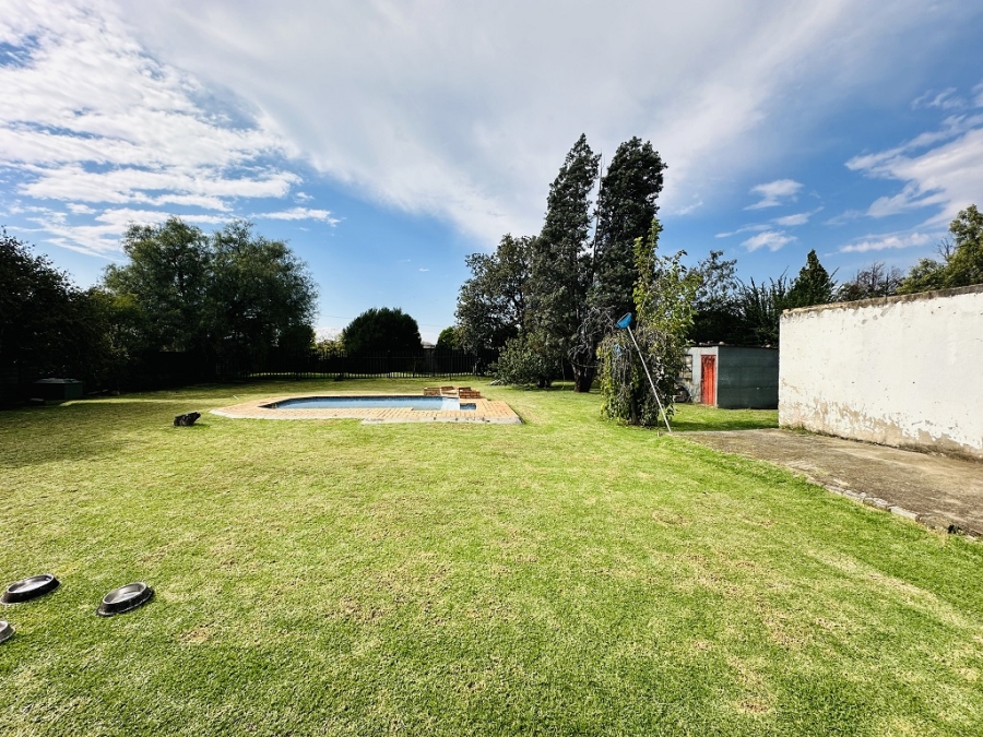 3 Bedroom Property for Sale in Brackendowns Gauteng