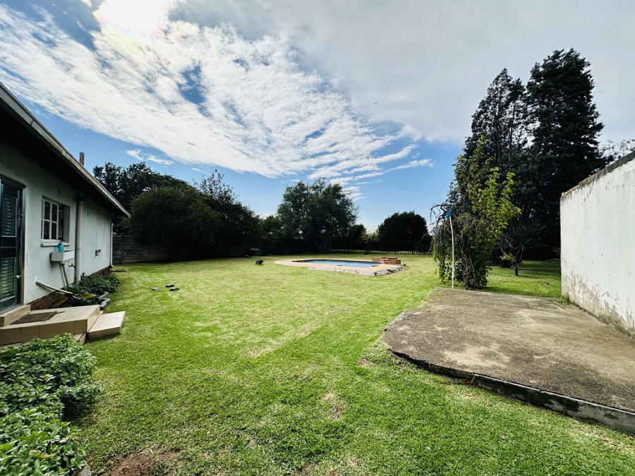 3 Bedroom Property for Sale in Brackendowns Gauteng