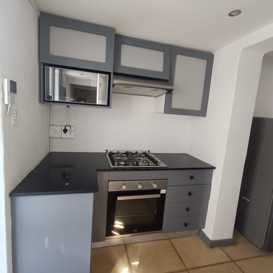 1 Bedroom Property for Sale in Westdene Gauteng