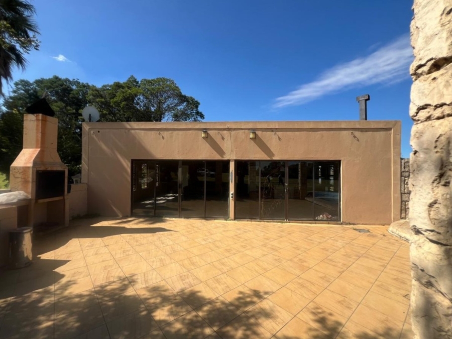 2 Bedroom Property for Sale in Hartbeesfontein AH Gauteng