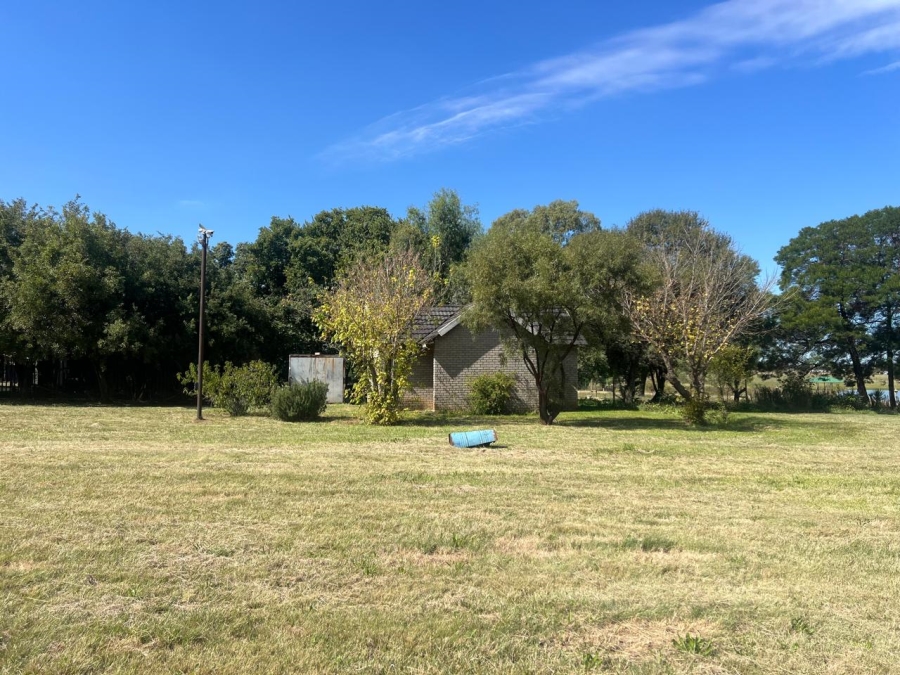 2 Bedroom Property for Sale in Hartbeesfontein AH Gauteng