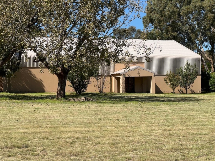 2 Bedroom Property for Sale in Hartbeesfontein AH Gauteng