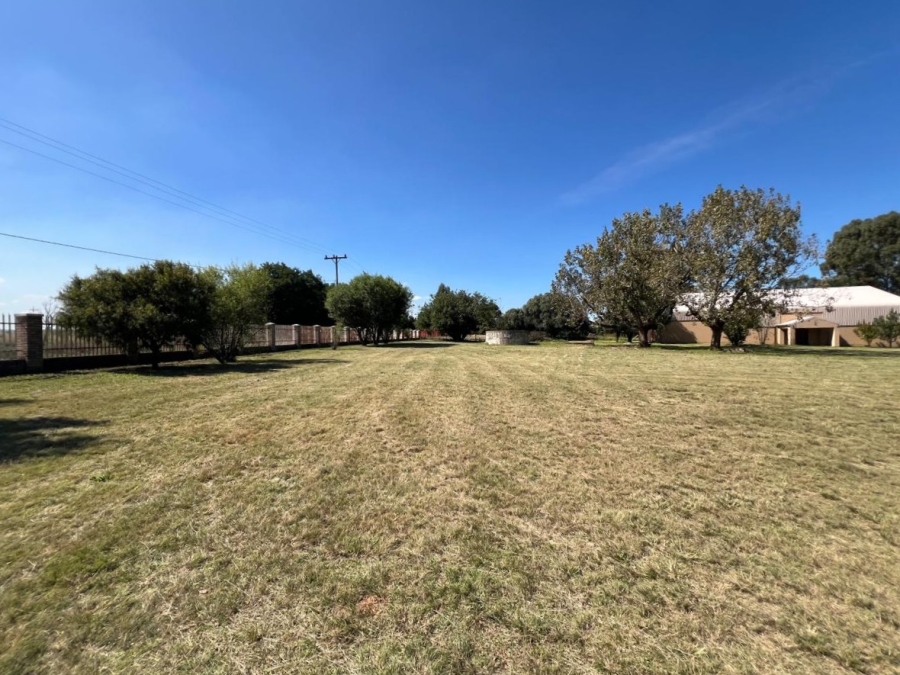 2 Bedroom Property for Sale in Hartbeesfontein AH Gauteng