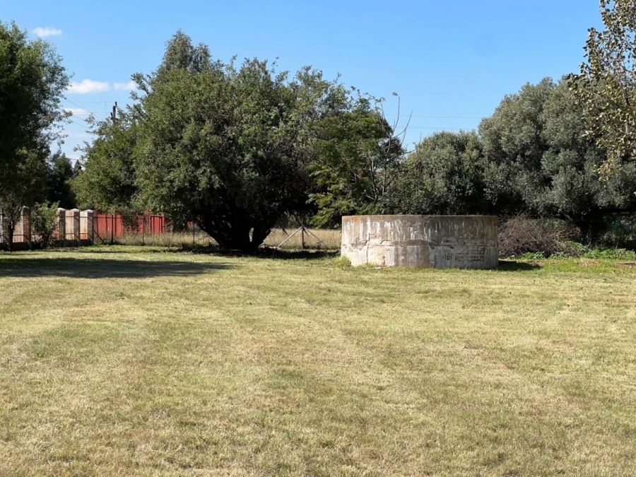 2 Bedroom Property for Sale in Hartbeesfontein AH Gauteng