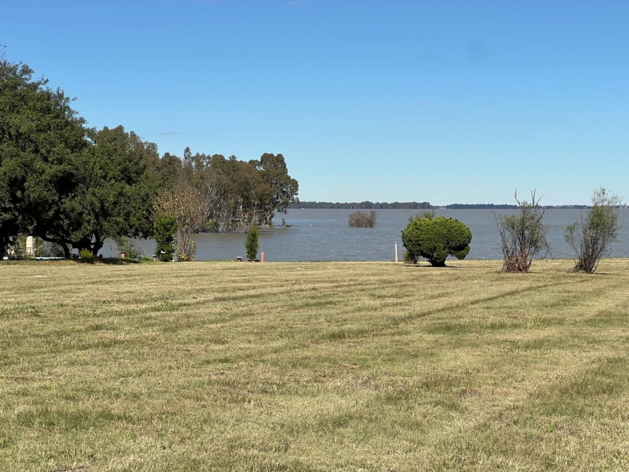 2 Bedroom Property for Sale in Hartbeesfontein AH Gauteng