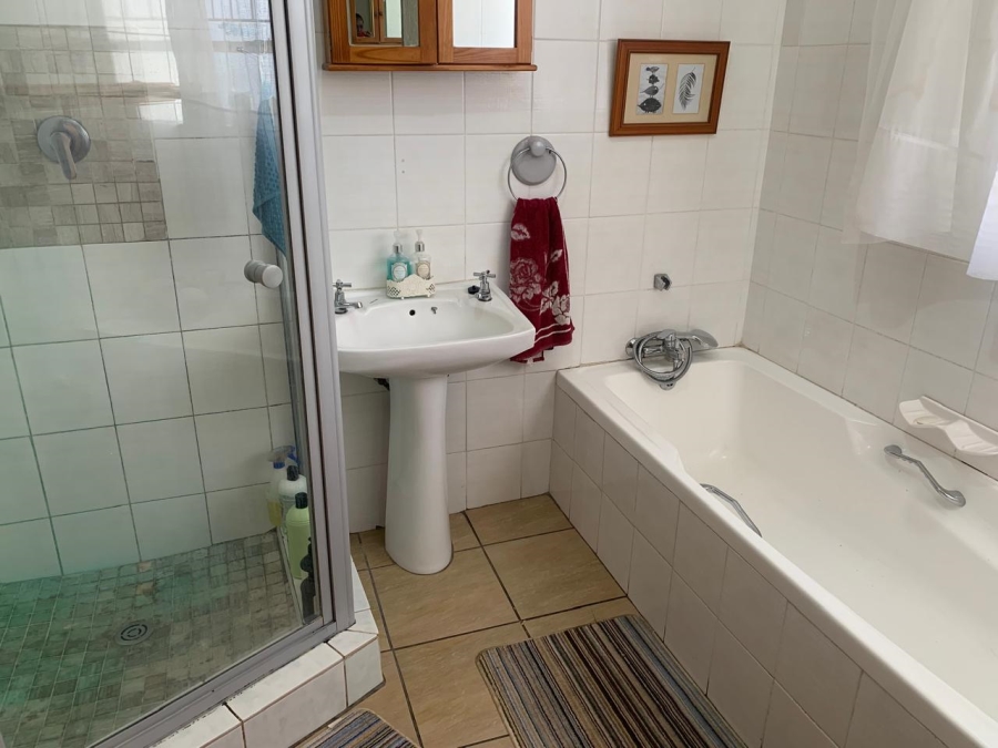 4 Bedroom Property for Sale in Overkruin Gauteng