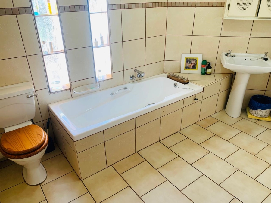 4 Bedroom Property for Sale in Overkruin Gauteng