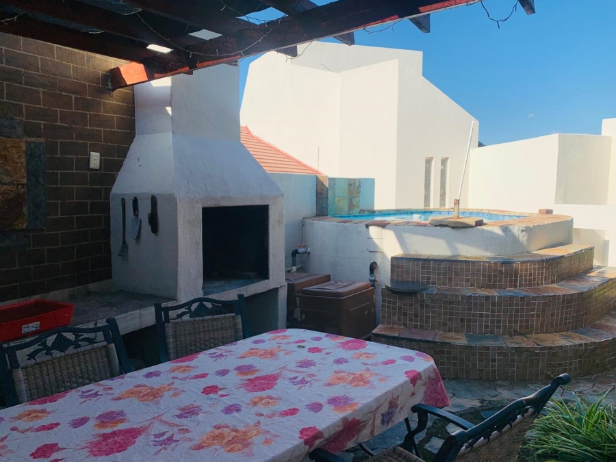 4 Bedroom Property for Sale in Overkruin Gauteng