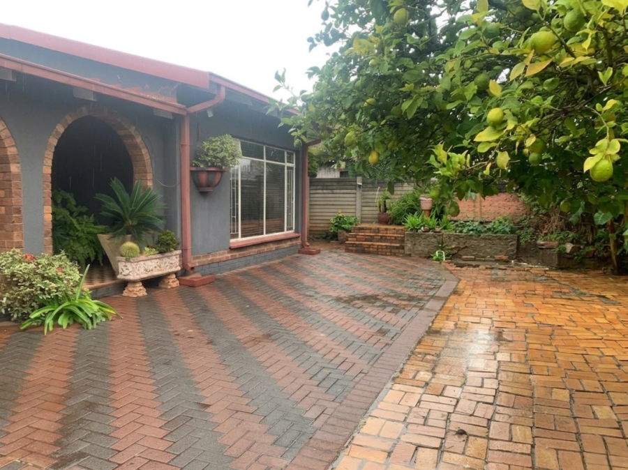 4 Bedroom Property for Sale in Vanderbijlpark CE 2 Gauteng