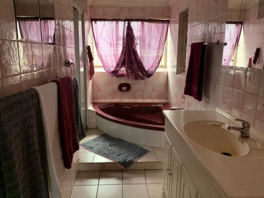 4 Bedroom Property for Sale in Vanderbijlpark CE 2 Gauteng