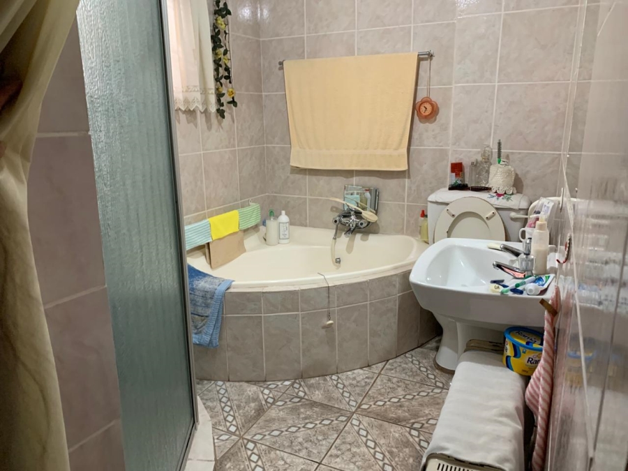 4 Bedroom Property for Sale in Vanderbijlpark CE 2 Gauteng