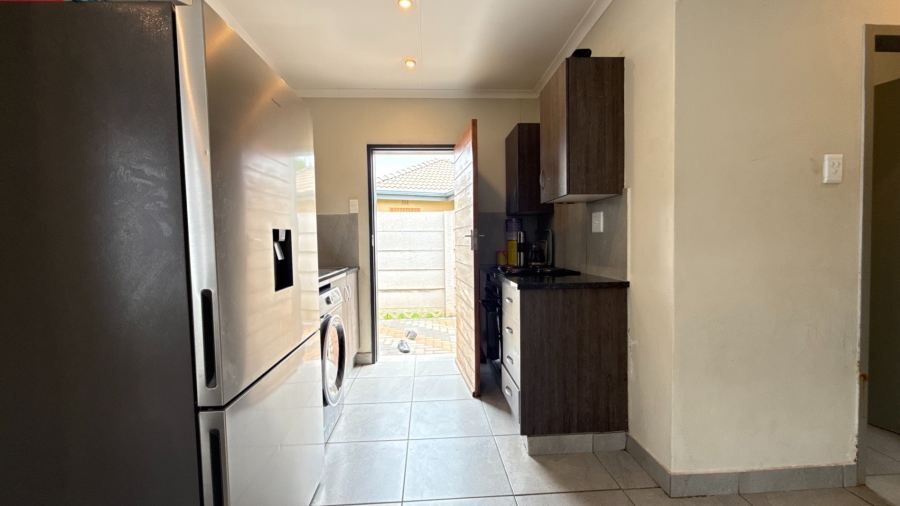 2 Bedroom Property for Sale in Albertsdal Gauteng