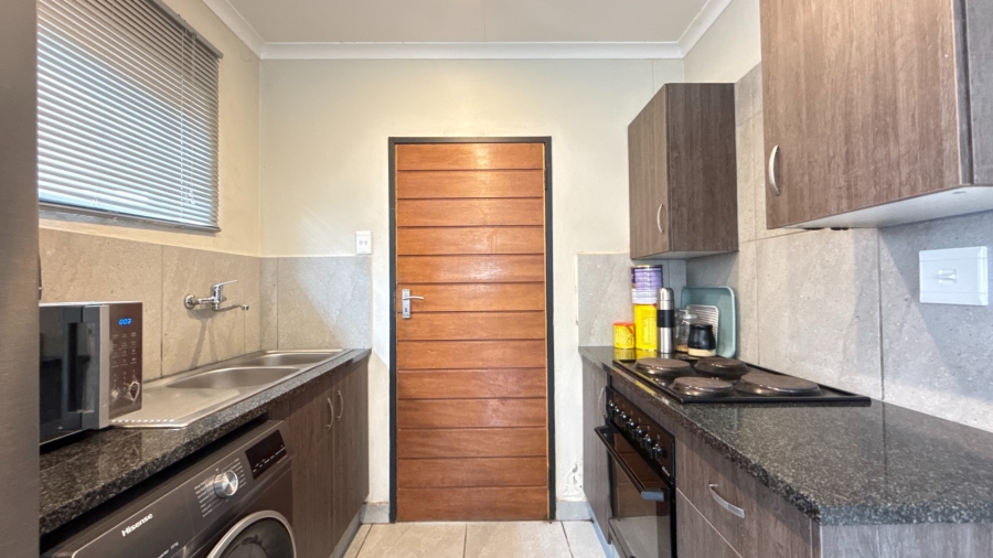 2 Bedroom Property for Sale in Albertsdal Gauteng
