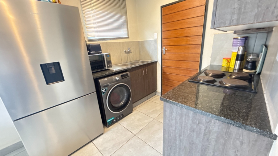 2 Bedroom Property for Sale in Albertsdal Gauteng