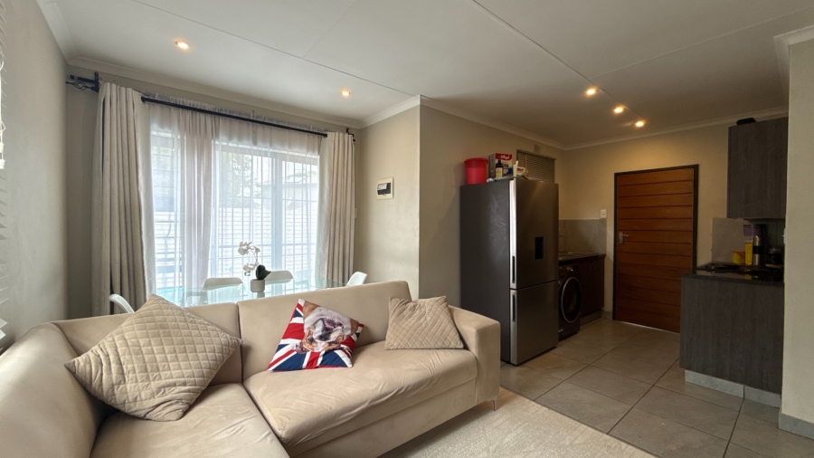 2 Bedroom Property for Sale in Albertsdal Gauteng