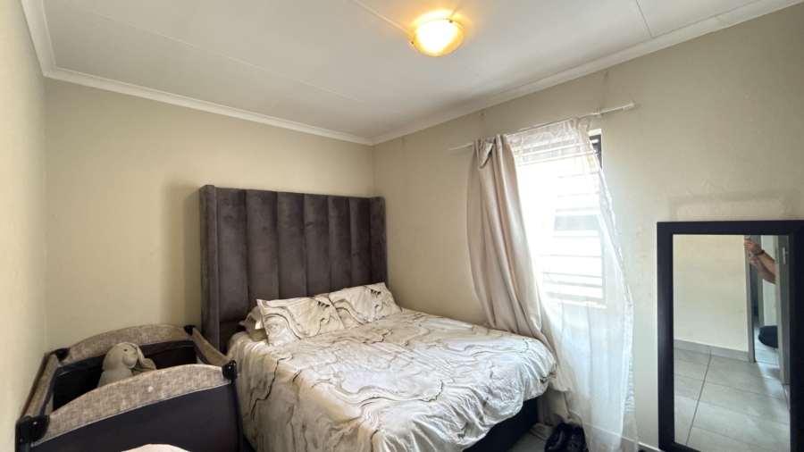 2 Bedroom Property for Sale in Albertsdal Gauteng