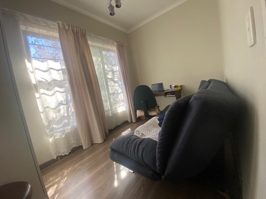 3 Bedroom Property for Sale in Edenvale Central Gauteng