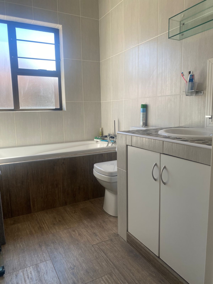 3 Bedroom Property for Sale in Edenvale Central Gauteng