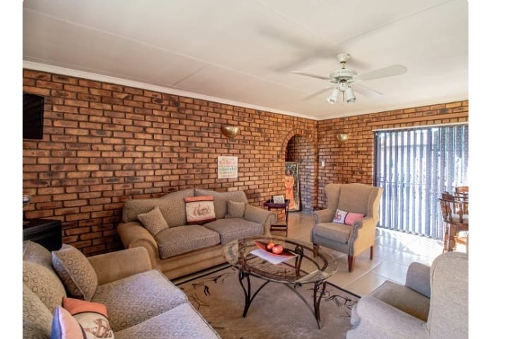 3 Bedroom Property for Sale in Dersley Gauteng