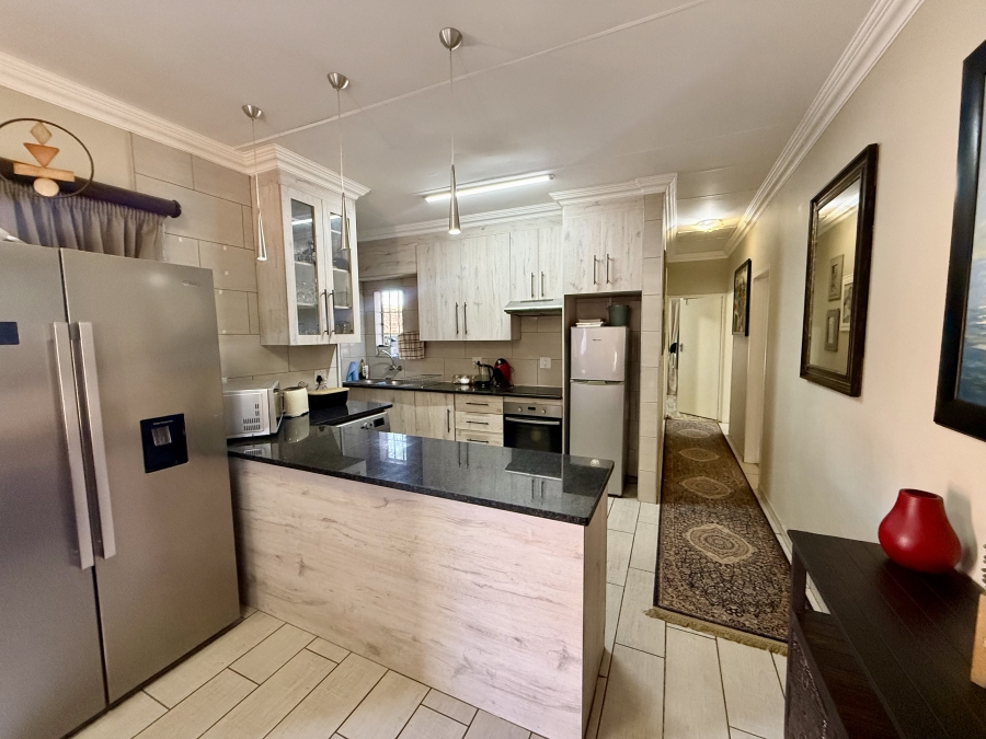 3 Bedroom Property for Sale in Bougainvillea Estate Gauteng