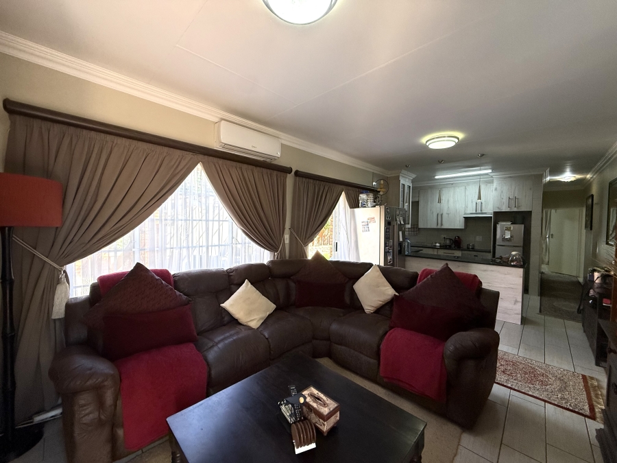 3 Bedroom Property for Sale in Bougainvillea Estate Gauteng