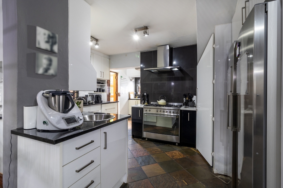 3 Bedroom Property for Sale in Waterkloof Ridge Gauteng