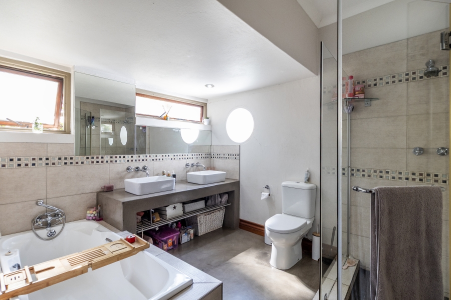 3 Bedroom Property for Sale in Waterkloof Ridge Gauteng