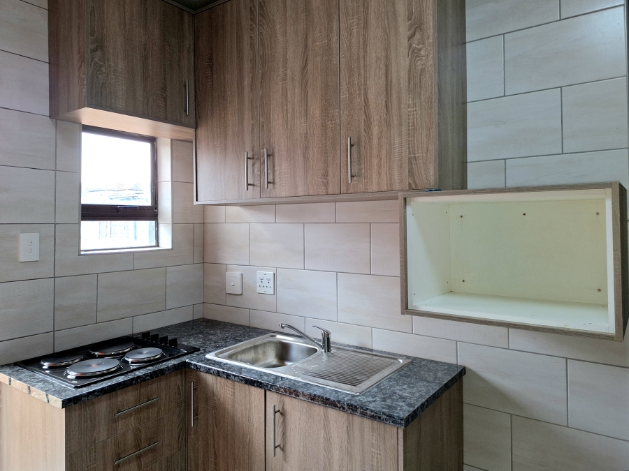 To Let 1 Bedroom Property for Rent in Sophiatown Gauteng