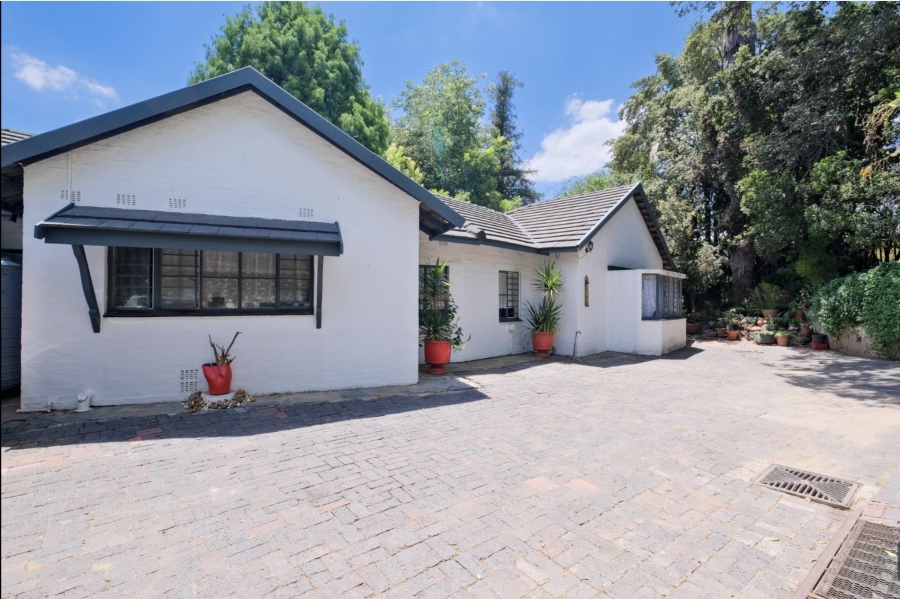 4 Bedroom Property for Sale in Bramley Park Gauteng