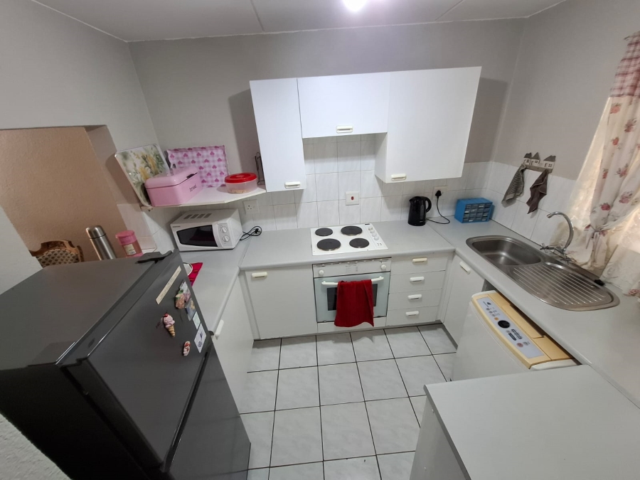 2 Bedroom Property for Sale in Magalieskruin Gauteng