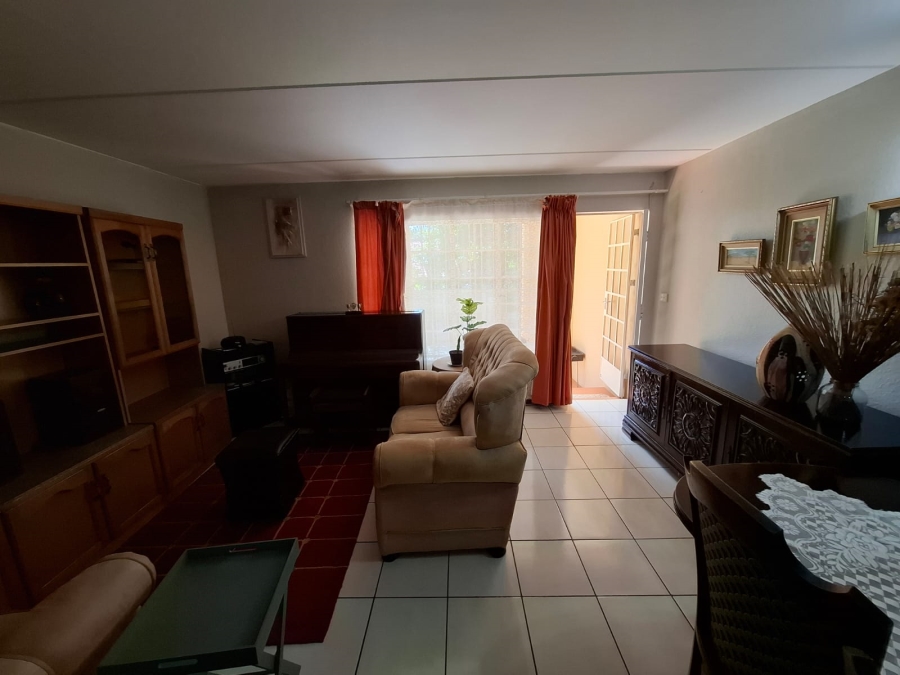 2 Bedroom Property for Sale in Magalieskruin Gauteng