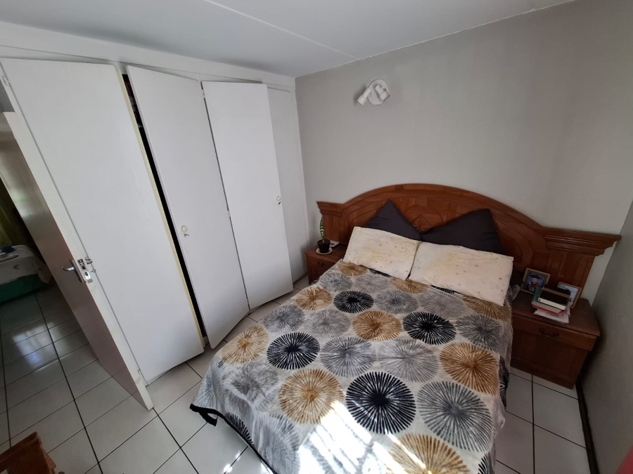 2 Bedroom Property for Sale in Magalieskruin Gauteng