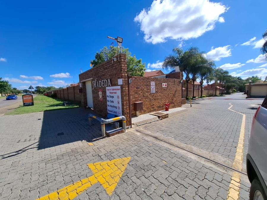 2 Bedroom Property for Sale in Magalieskruin Gauteng
