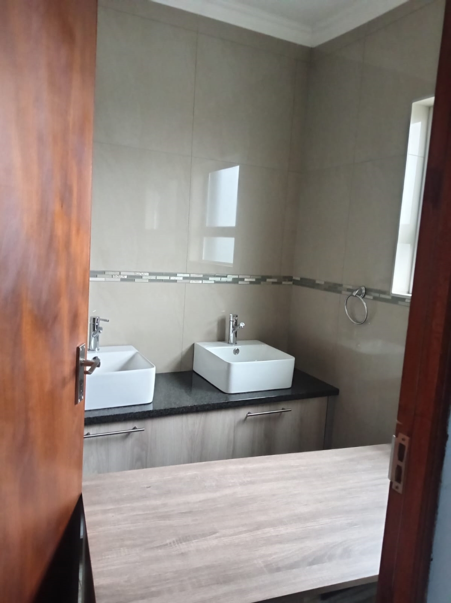3 Bedroom Property for Sale in Riverspray Lifestyle Estate Gauteng