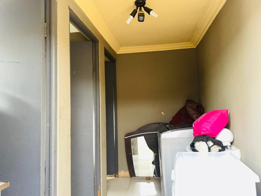 7 Bedroom Property for Sale in Nellmapius Gauteng