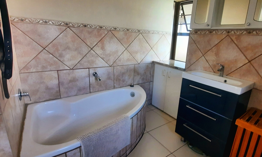 4 Bedroom Property for Sale in Sunward Park Gauteng