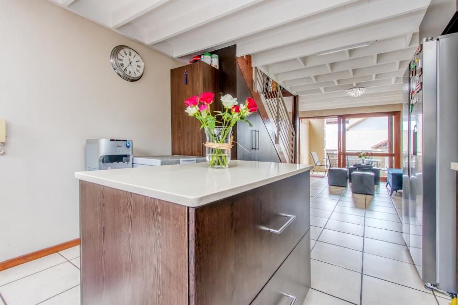 2 Bedroom Property for Sale in Broadacres Gauteng