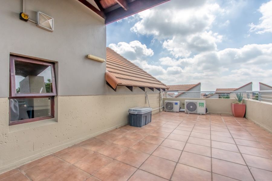 2 Bedroom Property for Sale in Broadacres Gauteng