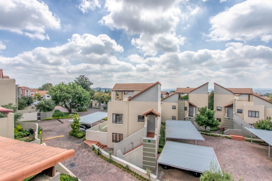 2 Bedroom Property for Sale in Broadacres Gauteng