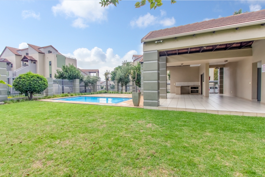 2 Bedroom Property for Sale in Broadacres Gauteng
