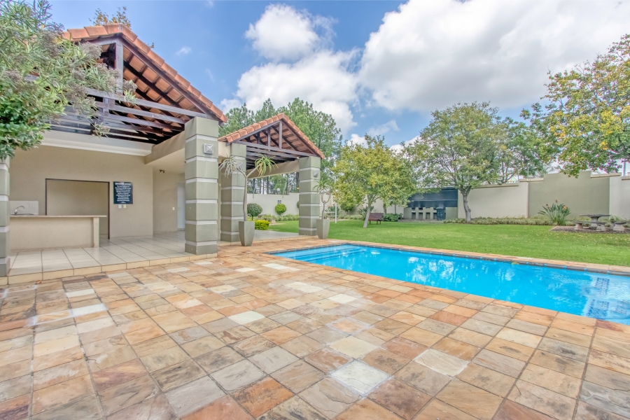 2 Bedroom Property for Sale in Broadacres Gauteng