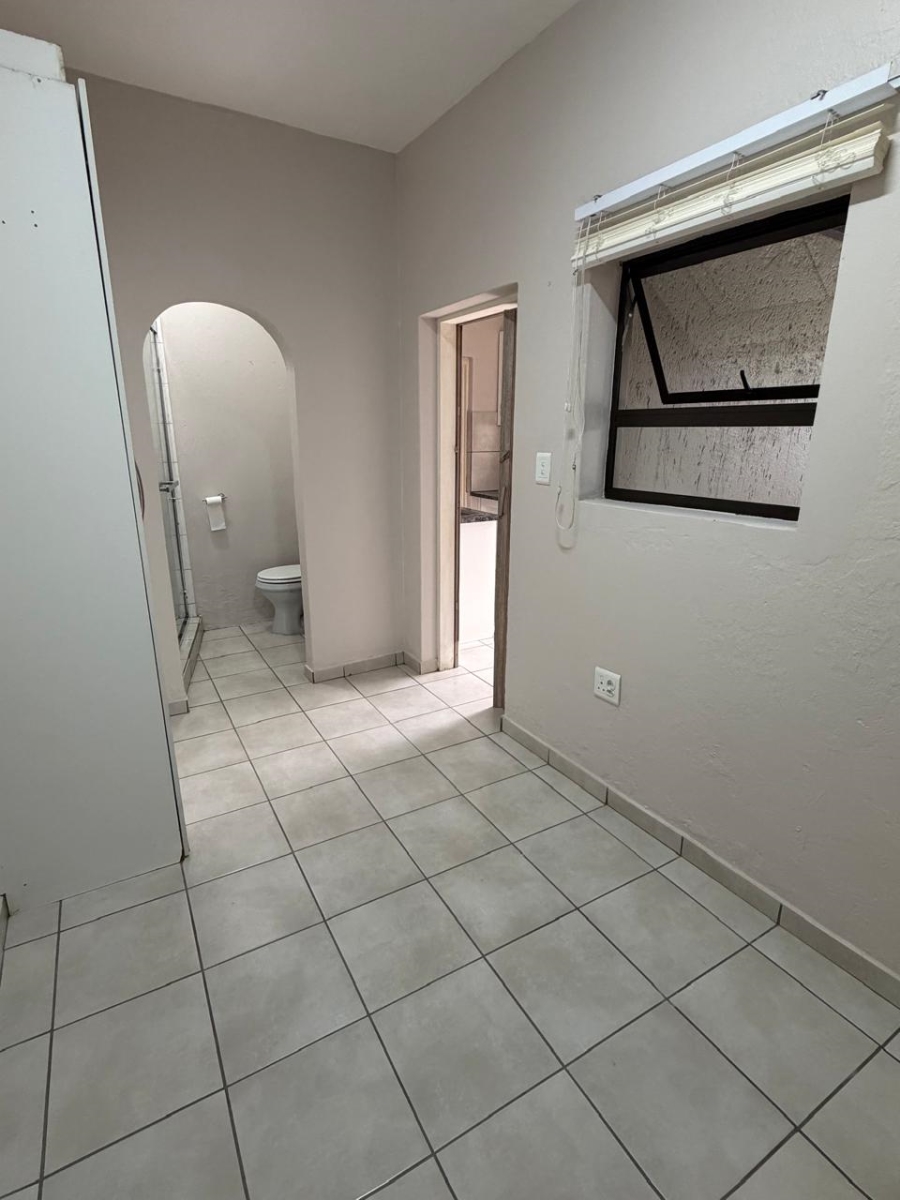 To Let 1 Bedroom Property for Rent in Sunward Park Gauteng