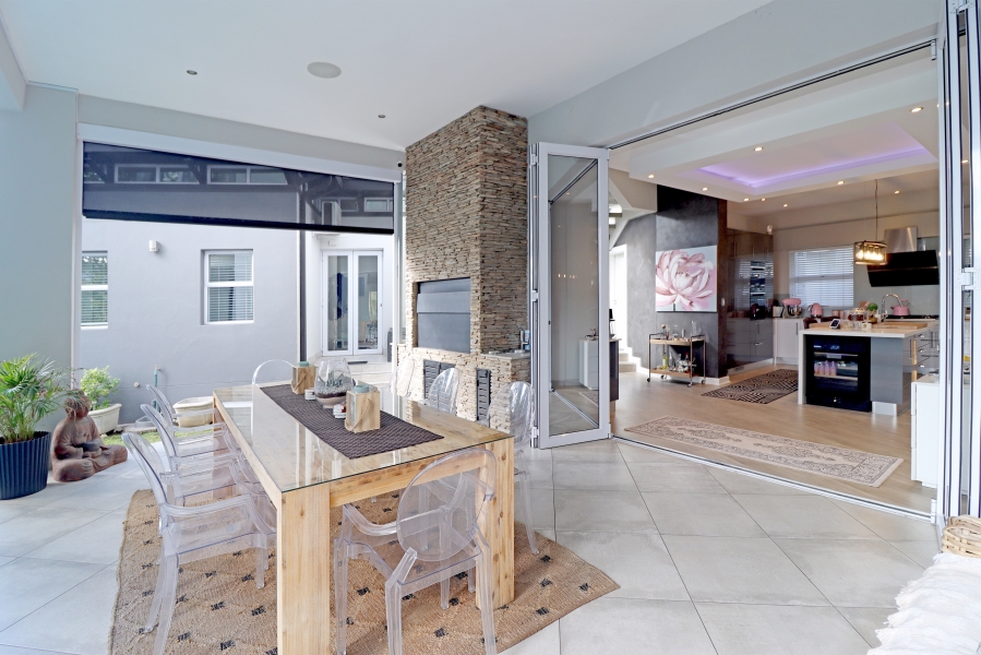 To Let 4 Bedroom Property for Rent in Waterfall Country Village Gauteng